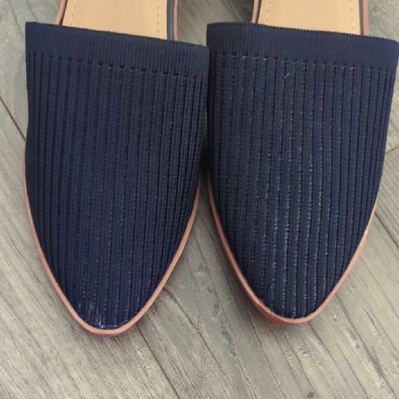 R.M. Style Brand Blue Sandals with Ankle Strap and Textured Design - Picture 5 of 9